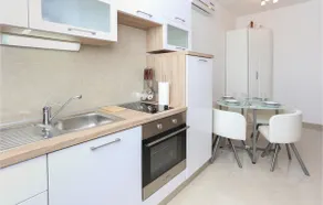 Studio Apartment In Solin - Image 3