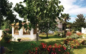 One Bedroom Apartment In Pula - Image 5