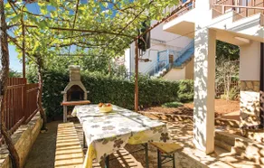 Apartment Pirovac Hrvatske Mladezi - Image 5