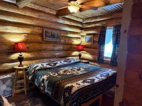 Classic log cabin on amazing lake - Image 2