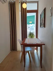 Sunny 1-BDR Apartment in a charming area - Image 5