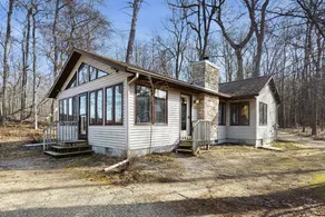 Private Cottage withWood-Burning Fireplace, WiFi, - Image 3