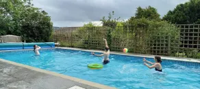 Farm View: family retreat with pool and play area - Image 2