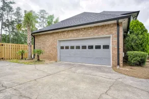Stylish getaway in Augusta with heated pool - Image 5