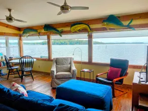 Water Lover's Retreat: dolphins for neighbors - Image 2