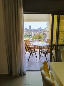 Luxury 4BR/3BA Apartment 1,400 sq. ft. (130 sqm) - Image 3
