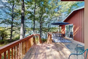 2BR lakefront home with seasonal dock & deck - Image 3