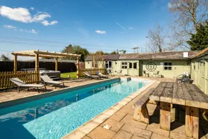 Beautiful cabin near Bath with heated swimming pool sleeps up to 17 people - Image 4
