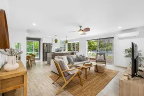 The Seahaven ~ Family Home with Pool, Pet Friendly - Image 2