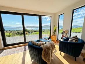 Laughing Seagull Cottage - Sea Views and Sauna - Image 2