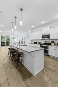 Beach close, heated pool, golf cart avail to rent - Image 3
