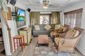 Captains House , Steps to Beach, Pets OK,Sleeps 8 - Image 4