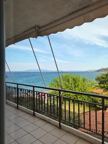 Thanos' seaside apartment - Image 3