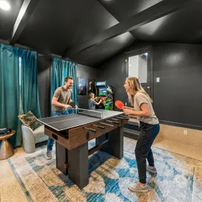 Hot Tub, Fire Pit, 1 Block to Restaurants & Shops - Image 2
