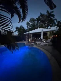 Beach House Hideaway, POOL FRONT, walk to beach! - Image 2