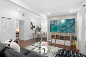 Luxurious Apartment - CityPlace, Convention Center - Image 2