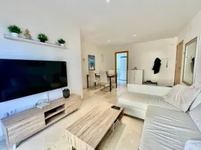 Centrally located in La Cala, room for 5 - Image 3