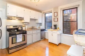 Classic Eastie 2BR | Steps to Harbor & T - Image 4