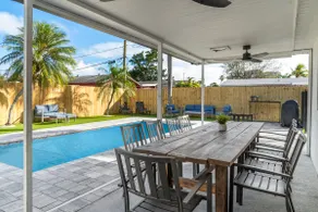 Gardens Backyard Oasis Heated Pool & Putt Retreat - Image 4