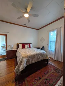 Hanes Haus Historic Main St Clean Quiet Convenient - Image 3