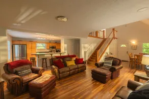 4 Wheeling Riverfront Paradise, awesome deck! - Image 5