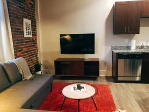 Luxury Downtown Nashville Loft with 5 Beds! - Image 4
