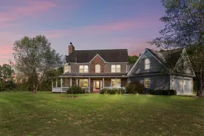 Private 20 Acres|Pets| Hot Tub + Sauna Sleeps 11 - Image 3