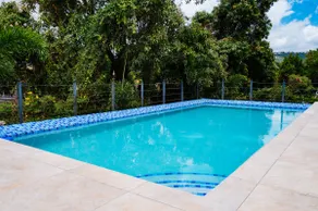 Secure New Kingston 2 bed w/ Pool & Sunset views - Image 2