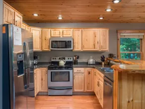 Mount Brook Cabin with Sauna - Image 4