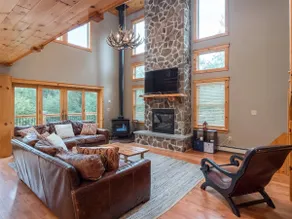 Mount Brook Cabin with Sauna - Image 2