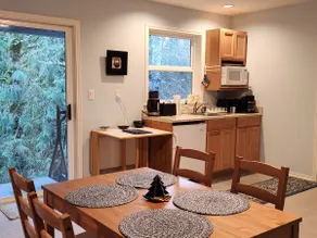 Northwest Portland Forest View Quiet Family Home - Image 5