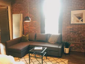 LOCATION!! Historic Loft 1 Block to Broadway! 405 - Image 5