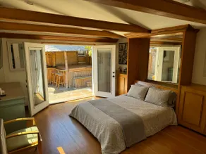 Classic Beach Bungalow- Walk to beach & Main Stree - Image 2