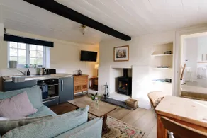 Farmhouse Cottage - Image 2