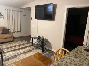 Aimee’s Convenience & Charm/ 2 bdrm home Moore - Image 3