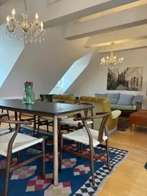 Spacious apartment in historic building - Image 2
