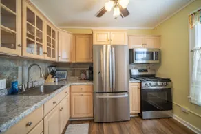 Mayberry Loft Apartment - Image 4