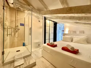 Atocha minutes from Puerta del Sol, WIFI & AC. - Image 2