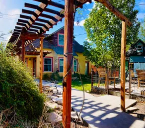 Unique Private Home, Historic Old Town Area☀️ - Image 4