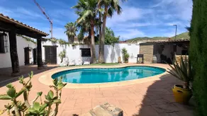 Vackert hus med privat pool och öppen spis - Image 4