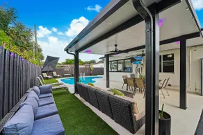 Luxe 5BR Heated Pool Retreat • Hard Rock Sleeps 16 - Image 4