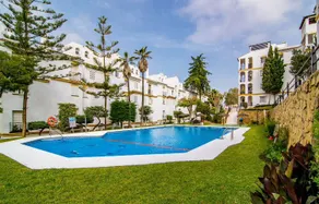 Sunny apartment with pool and sunset view - Image 5