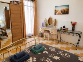 Riviera Holiday Home Near the Sea - Image 5