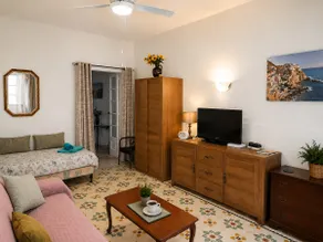 Riviera Holiday Home Near the Sea - Image 3