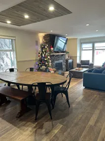 SilverStar 3 Bedroom + Hot Tub Sleeps 9 On Ski-way - Image 3