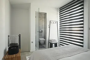 Modern & Refined Loft Near Downtown Thessaloniki - Image 4