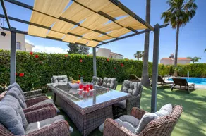 Villa Oasis by Ezoria Villas - Image 4