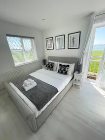2 bed House with Sea View and 2 parking spaces - Image 5