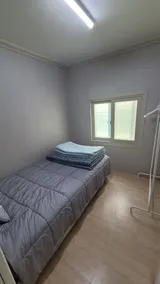 * 2nd floor private house-Olimodeling cozy and spacious space (Yellow Sunshine House)-Parking available right in front of the house - Image 4
