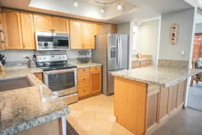 Island Vibes! / 2BR TH / Walk to Beach / Fast WiFi - Image 5